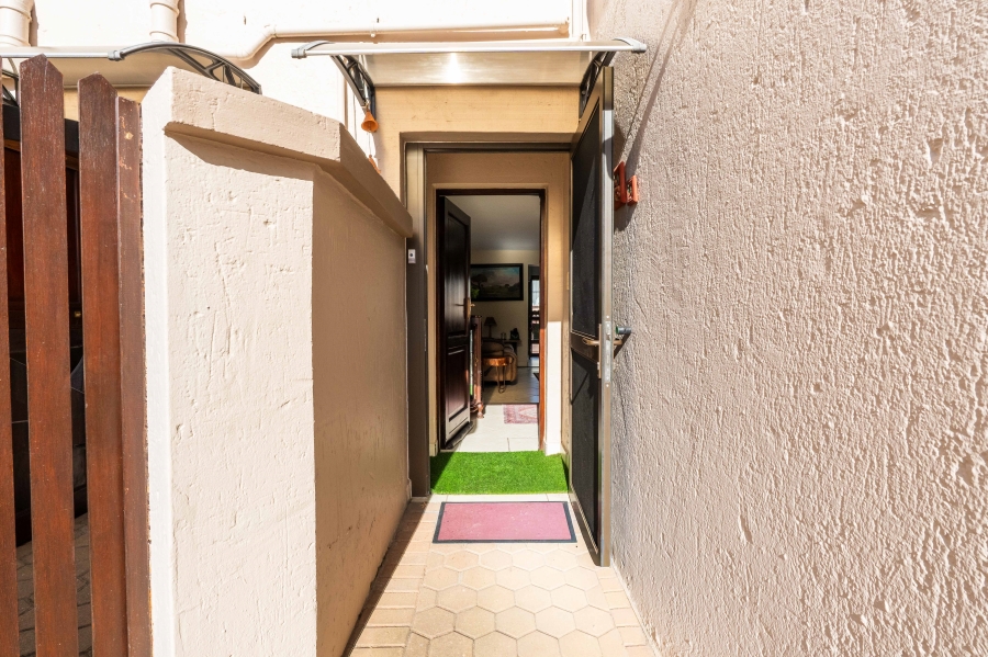 3 Bedroom Property for Sale in Island View Western Cape